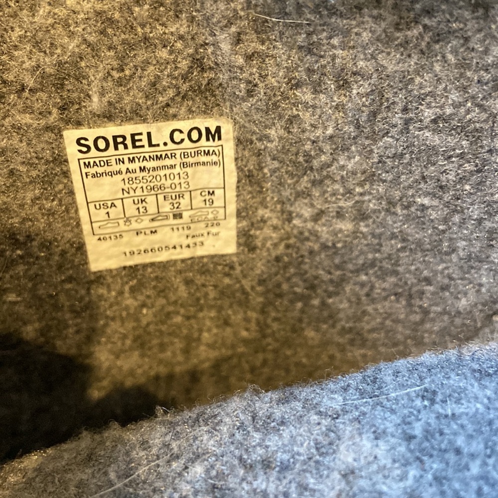 Sorel sized 1 snow boots - Picture 3 of 4